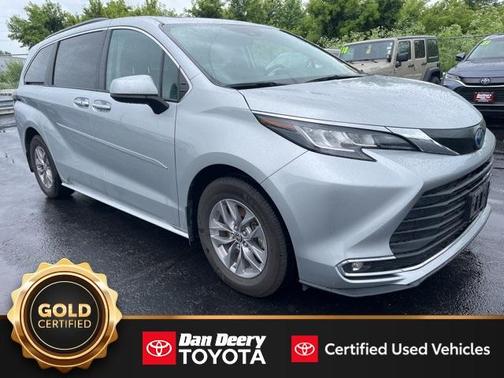 2022 Toyota Sienna XLE