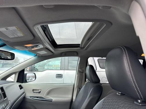 2013 Toyota Sienna SE