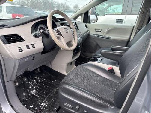 2013 Toyota Sienna SE