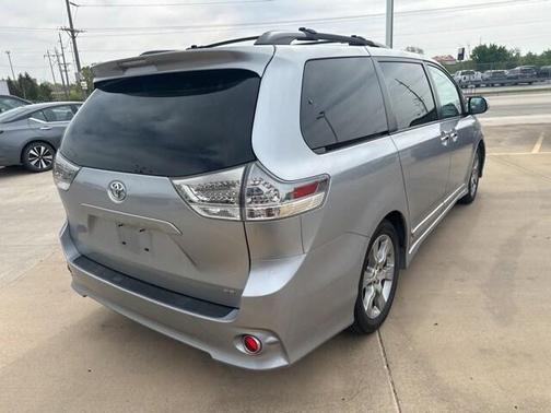 2013 Toyota Sienna SE