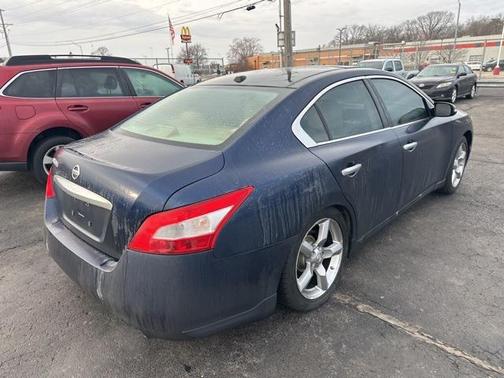 2010 Nissan Maxima SV