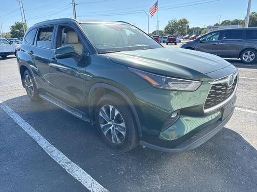 2023 Toyota Highlander Hybrid XLE