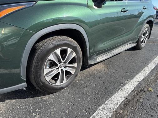 2023 Toyota Highlander Hybrid XLE