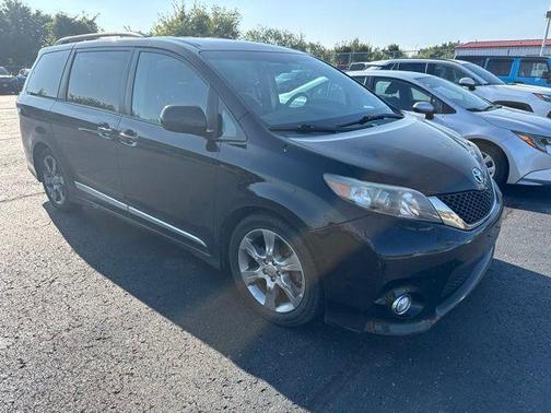 Black 2011 Toyota Sienna SE