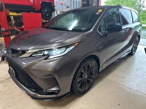 2021 Toyota Sienna XSE 7 Passenger