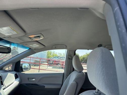 Silver Sky Metallic 2017 Toyota Sienna LE
