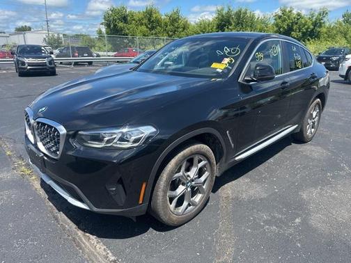 2025 BMW X4 xDrive30i