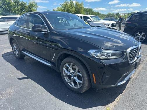 2025 BMW X4 xDrive30i