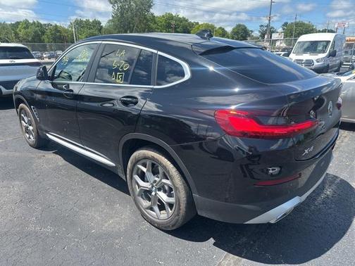 2025 BMW X4 xDrive30i