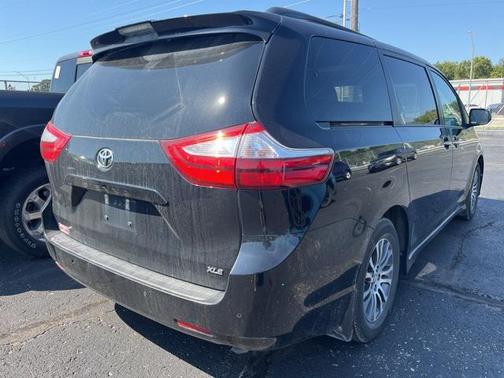 2019 Toyota Sienna XLE Premium
