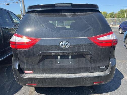 2019 Toyota Sienna XLE Premium