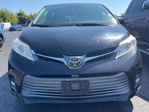 2019 Toyota Sienna XLE Premium