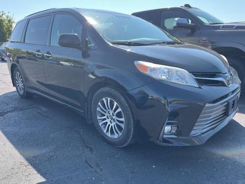 2019 Toyota Sienna XLE Premium