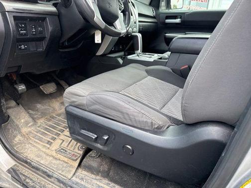 Black 2014 Toyota Tundra SR5