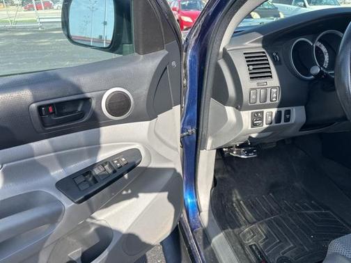 2015 Toyota Tacoma Base