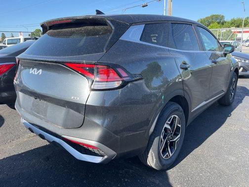 Gravity Gray 2024 Kia Sportage LX