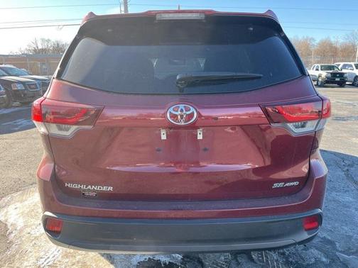 2019 Toyota Highlander SE