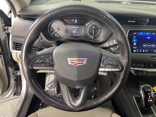 2020 Cadillac XT4 Premium Luxury