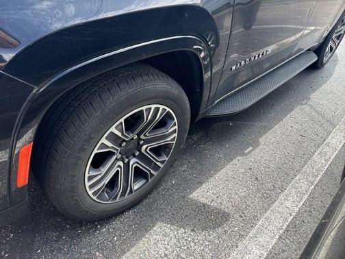Diamond Black Crystal Pearlcoat 2024 Jeep Wagoneer Series II 4x4