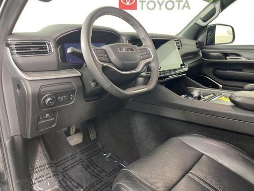 Diamond Black Crystal Pearlcoat 2024 Jeep Wagoneer Series II 4x4