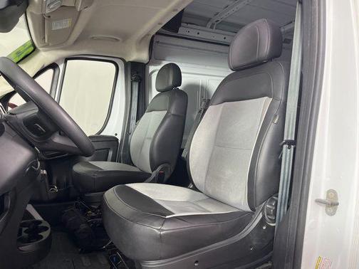 Bright White Clearcoat 2025 RAM ProMaster 2500 Tradesman