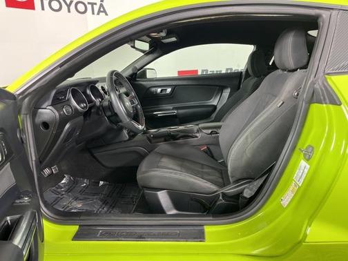 2020 Ford Mustang EcoBoost