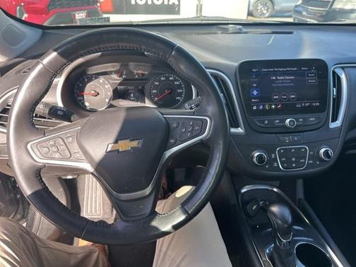 2022 Chevrolet Malibu FWD LT