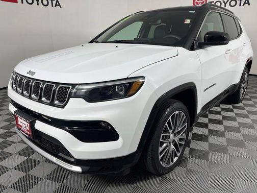 Bright White Clearcoat 2024 Jeep Compass Limited