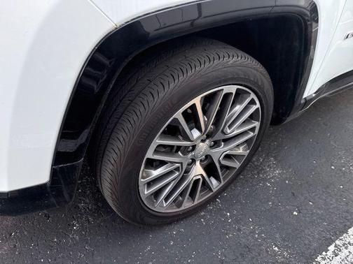 Bright White Clearcoat 2024 Jeep Compass Limited