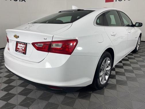 Summit White 2023 Chevrolet Malibu FWD 1LT