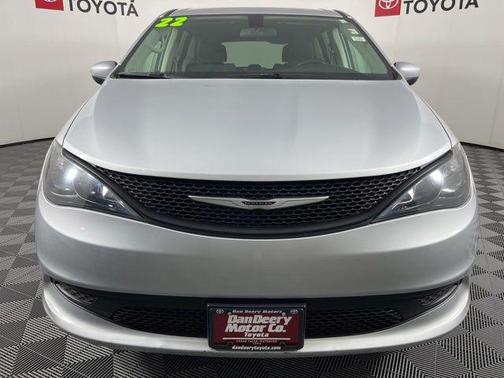 Silver Mist Clearcoat 2022 Chrysler Voyager LX