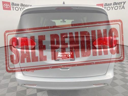 Silver Mist Clearcoat 2022 Chrysler Voyager LX