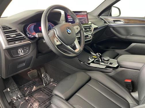 2025 BMW X4 xDrive30i