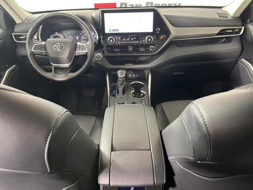 2024 Toyota Highlander Hybrid XLE