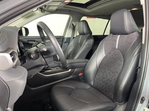 2024 Toyota Highlander Hybrid XLE