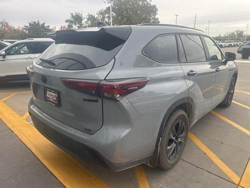 2024 Toyota Highlander Hybrid XLE
