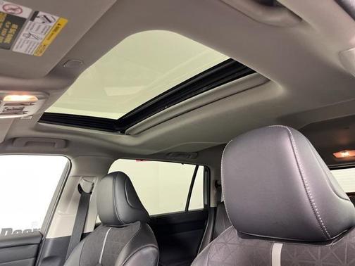 2024 Toyota Highlander Hybrid XLE