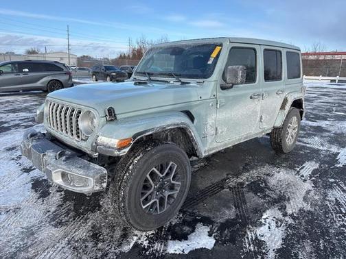 2024 Jeep Wrangler 4-Door Sahara 4x4