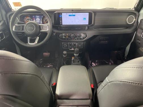 2024 Jeep Wrangler 4-Door Sahara 4x4