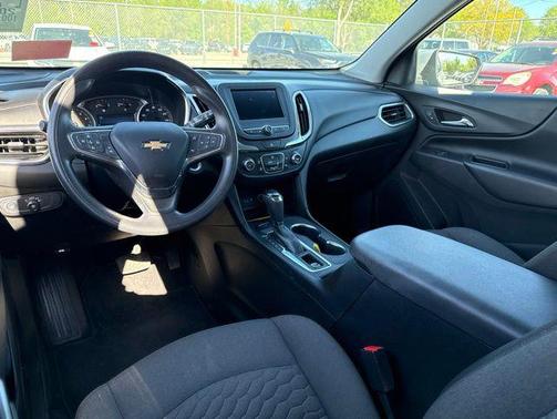 Silver Ice Metallic 2020 Chevrolet Equinox 1LT