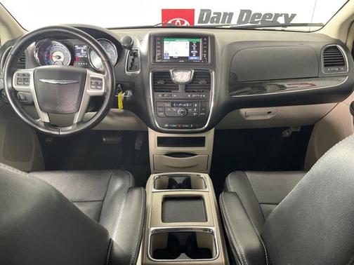 2016 Chrysler Town & Country Touring