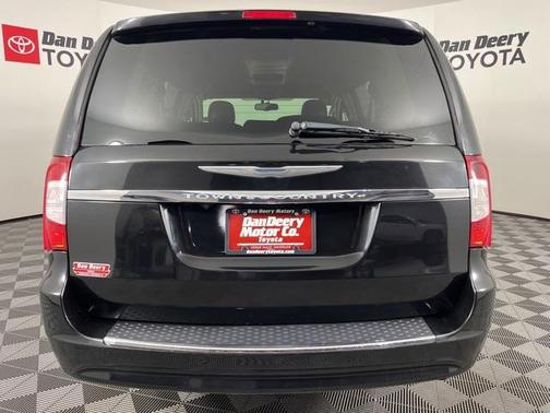 2016 Chrysler Town & Country Touring