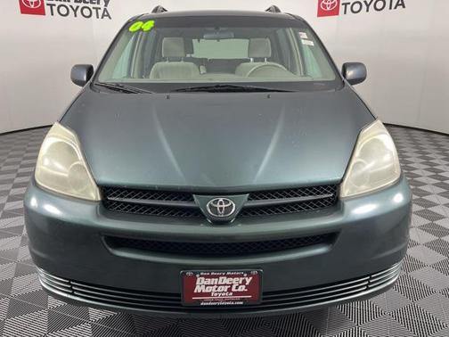 2004 Toyota Sienna LE