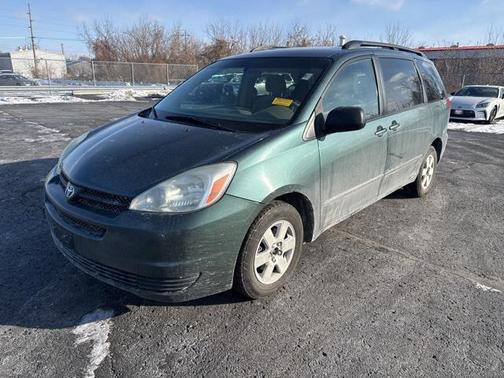 2004 Toyota Sienna LE