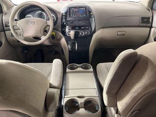 2004 Toyota Sienna LE