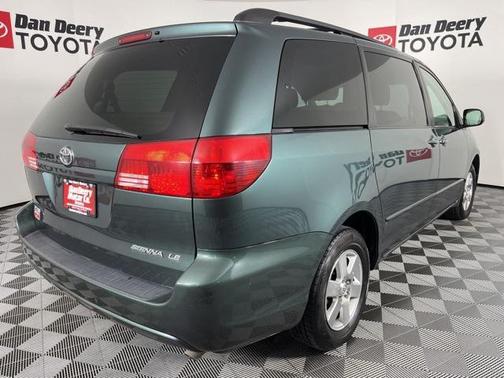 2004 Toyota Sienna LE