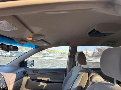 2004 Toyota Sienna LE