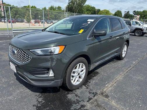 Green Metallic 2024 Ford Edge SEL