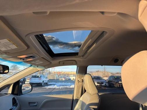 2016 Toyota Sienna XLE