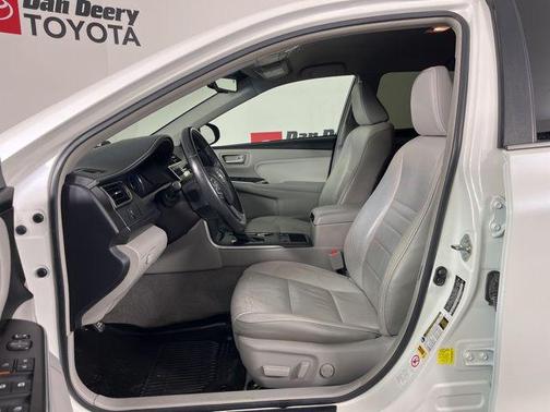 2017 Toyota Camry Hybrid XLE